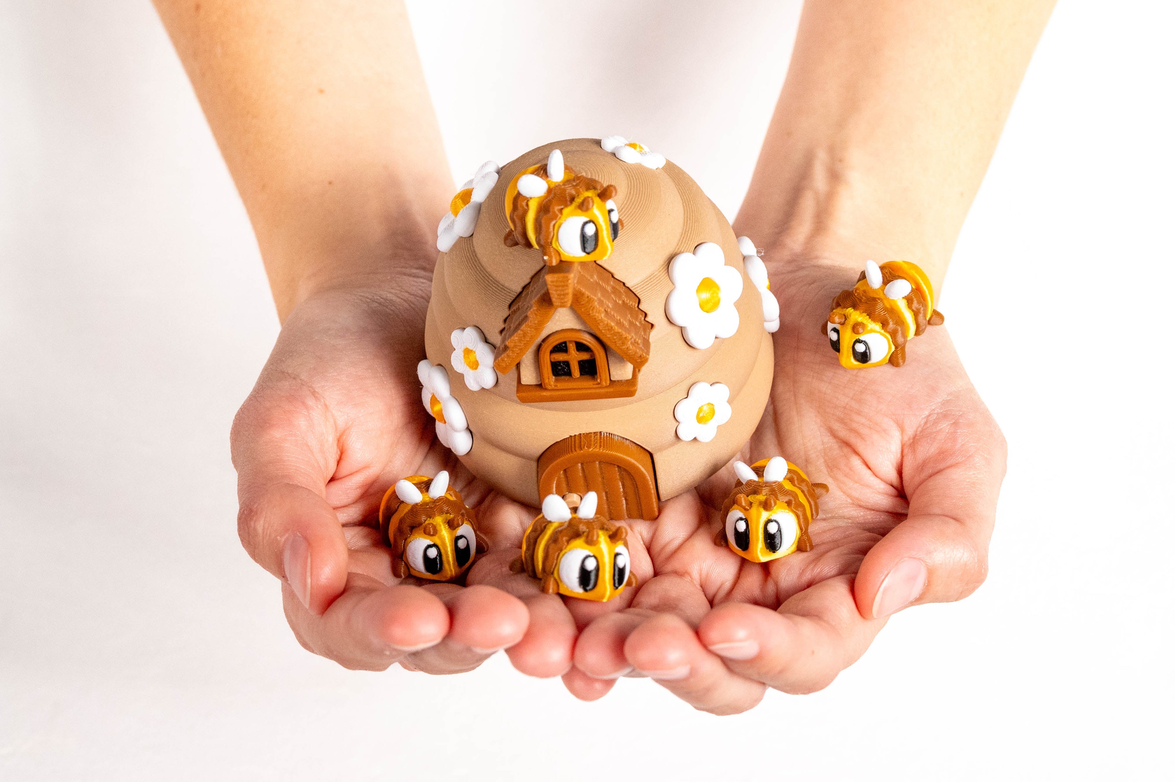 Beehive and Bees - Bee Toy Set